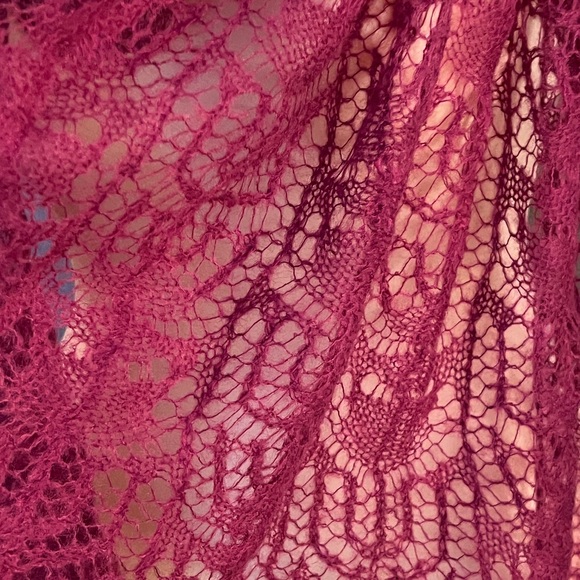 Elegant Burgundy Lace Scarf - Picture 4 of 4